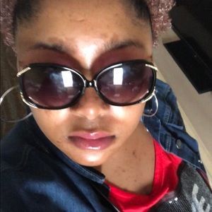 Meet your Posher, Kyra